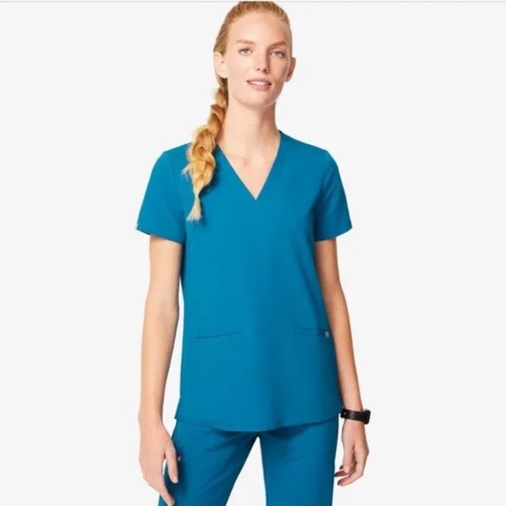 Figs Women Casma Scrub Top in Alps Blue